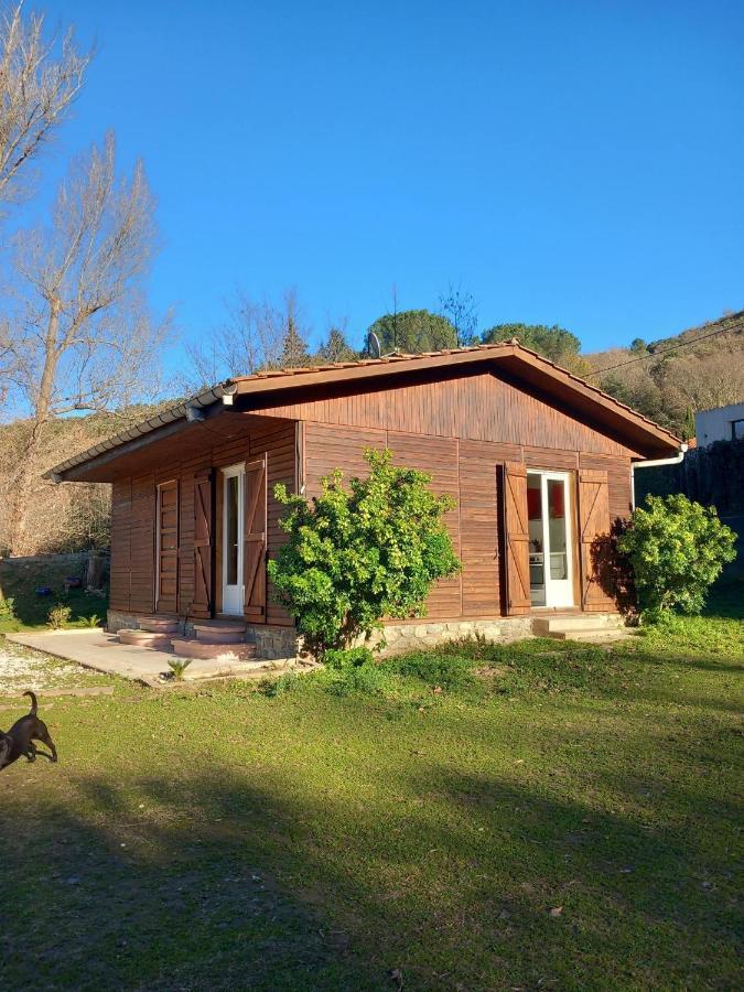 Petit Chalet En Bois Reynes Екстер'єр фото