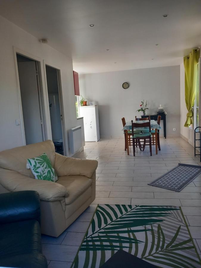 Petit Chalet En Bois Reynes Екстер'єр фото