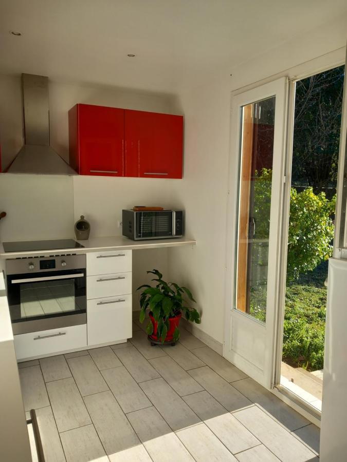 Petit Chalet En Bois Reynes Екстер'єр фото