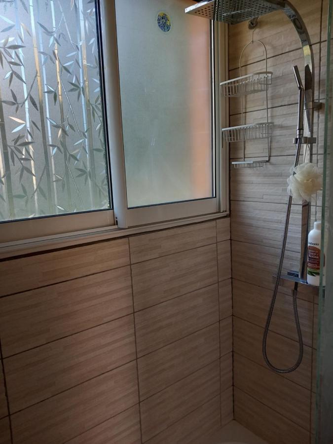 Petit Chalet En Bois Reynes Екстер'єр фото