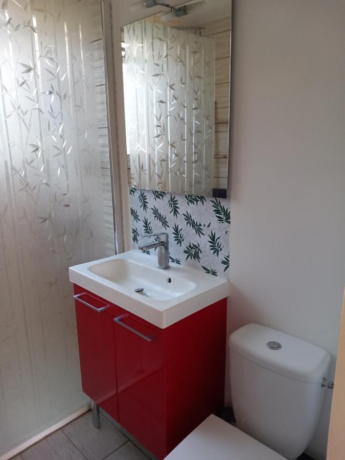 Petit Chalet En Bois Reynes Екстер'єр фото